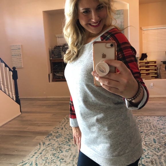 Last 1! SMALL Super Soft Plaid Sleeve Tunic - Picture 5 of 9